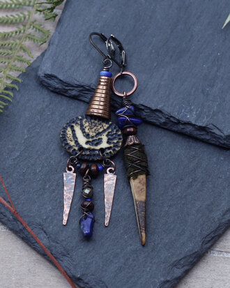 Boucles d'oreilles tribales avec lapis lazuli