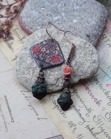 Boucles d'oreilles gitannes motif fleuri