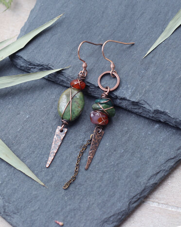 Boucles d'oreilles vikings avec agate verte