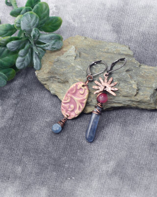 Boucles d'oreilles motif rose